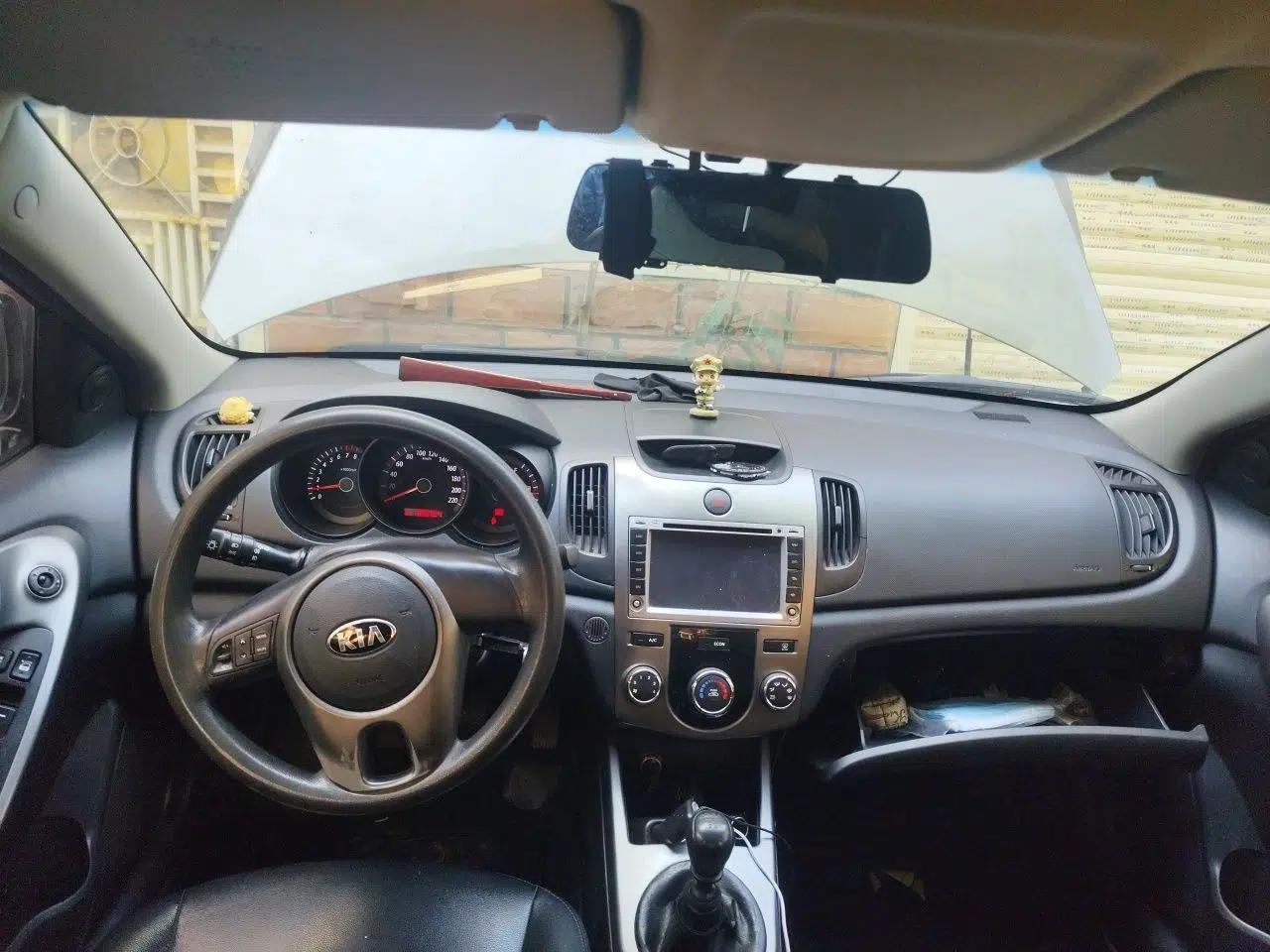 Kia Forte 2012 1.6L MT GL Commemorative Edition — миниатюра 10