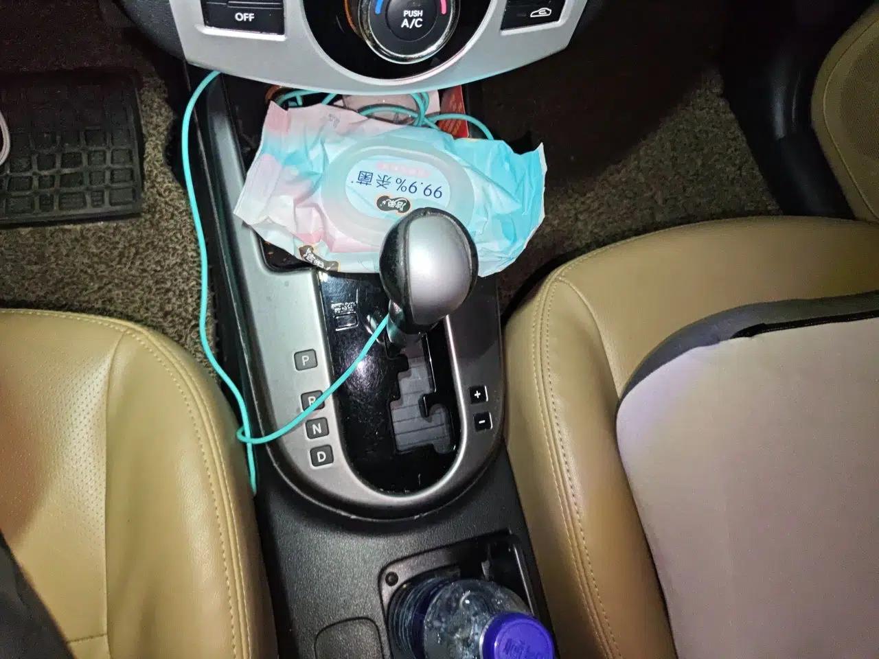 Kia Forte 2011 1.6L AT Premium — миниатюра 15