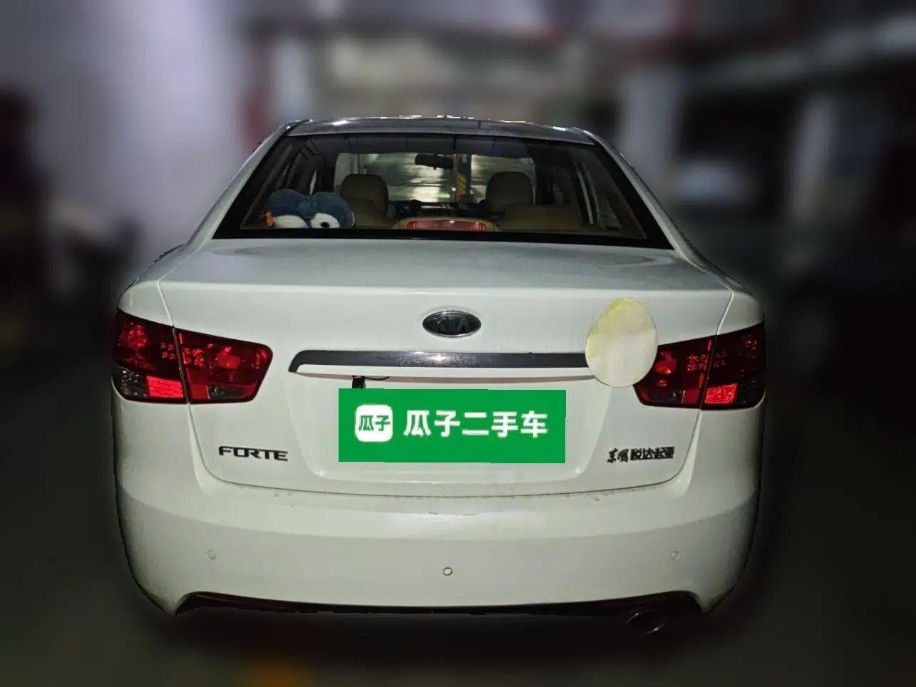 Kia Forte 2011 1.6L AT Premium — миниатюра 5