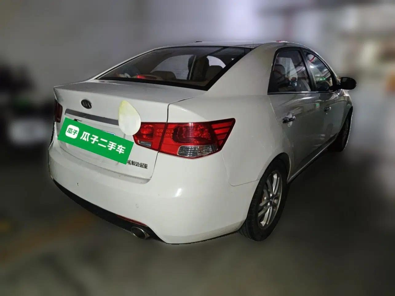 Kia Forte 2011 1.6L AT Premium — миниатюра 6