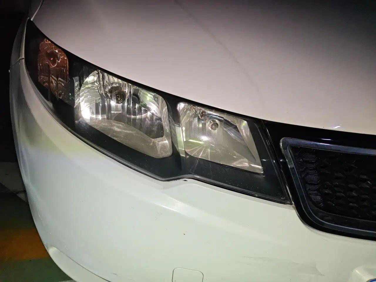 Kia Forte 2011 1.6L AT Premium — миниатюра 7