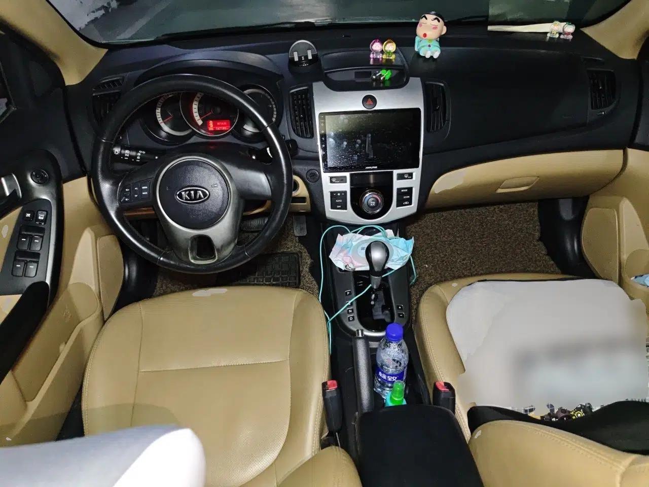 Kia Forte 2011 1.6L AT Premium — миниатюра 10