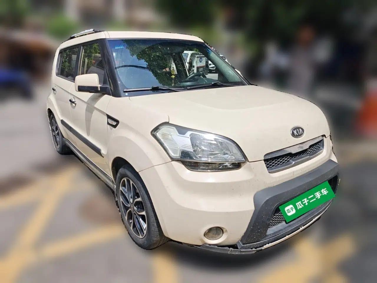 Kia Soul 2010 1.6L AT GLS — миниатюра 3