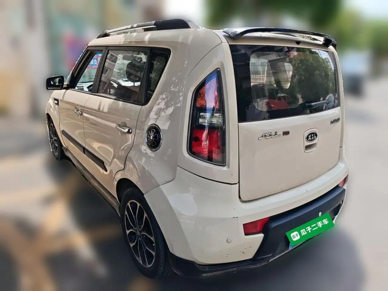 Kia Soul 2010 1.6L AT GLS — миниатюра 4