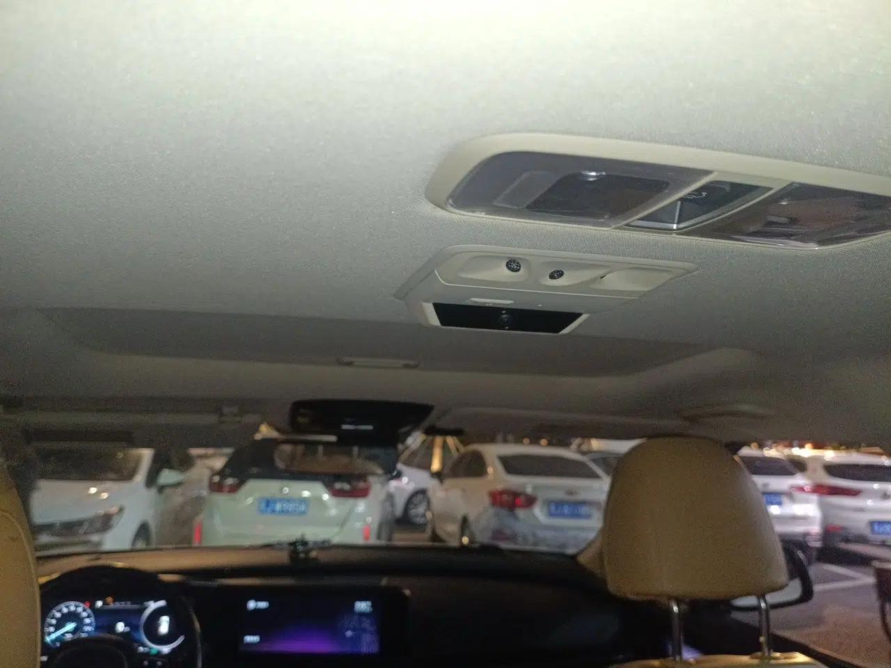 Kia Carnival 2021 2.0T Flagship Edition — миниатюра 19