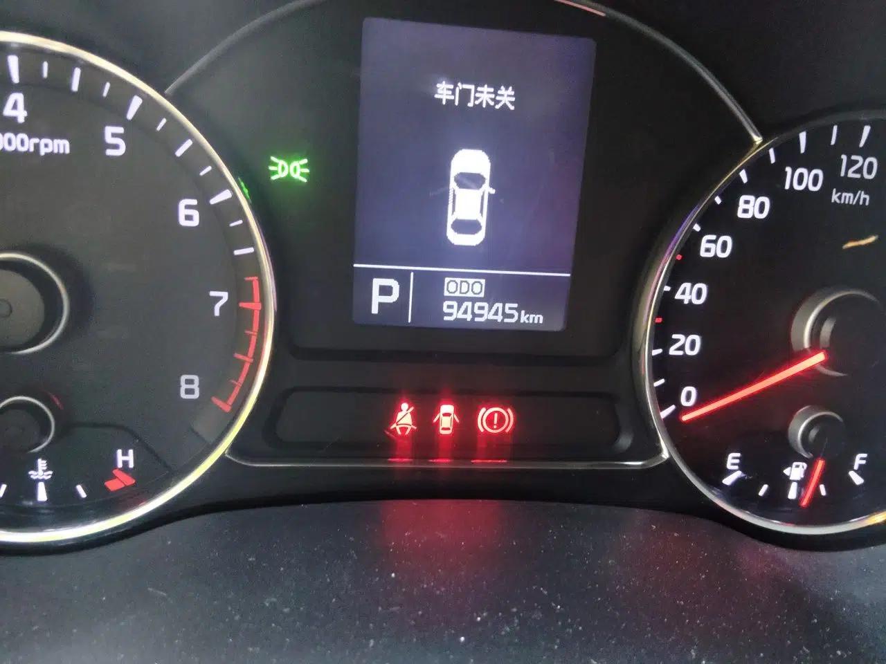 Kia K3S 2014 1.6L Automatic DLX — миниатюра 13
