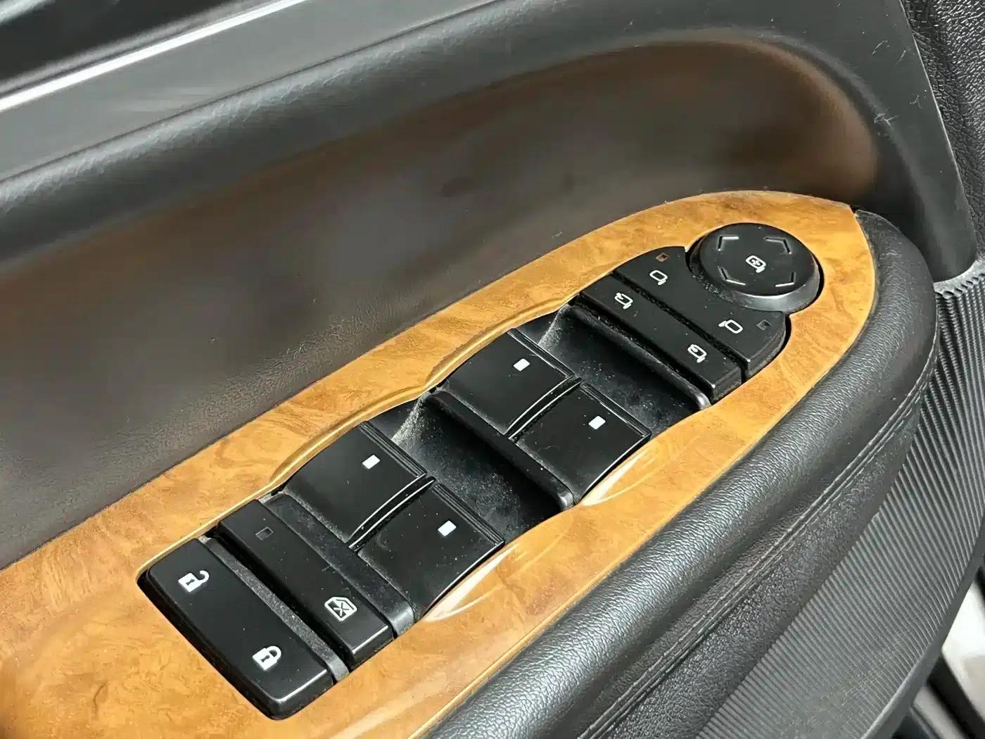 Enclave 2010 3.6L Flagship Edition — миниатюра 12