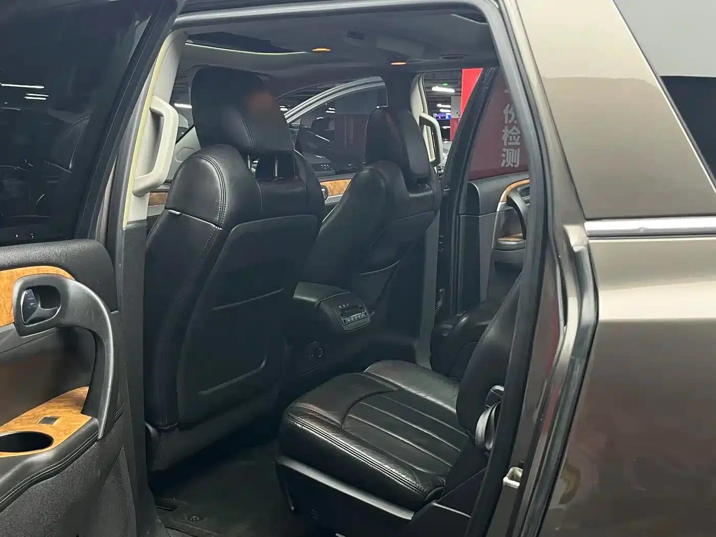 Enclave 2010 3.6L Flagship Edition — миниатюра 21