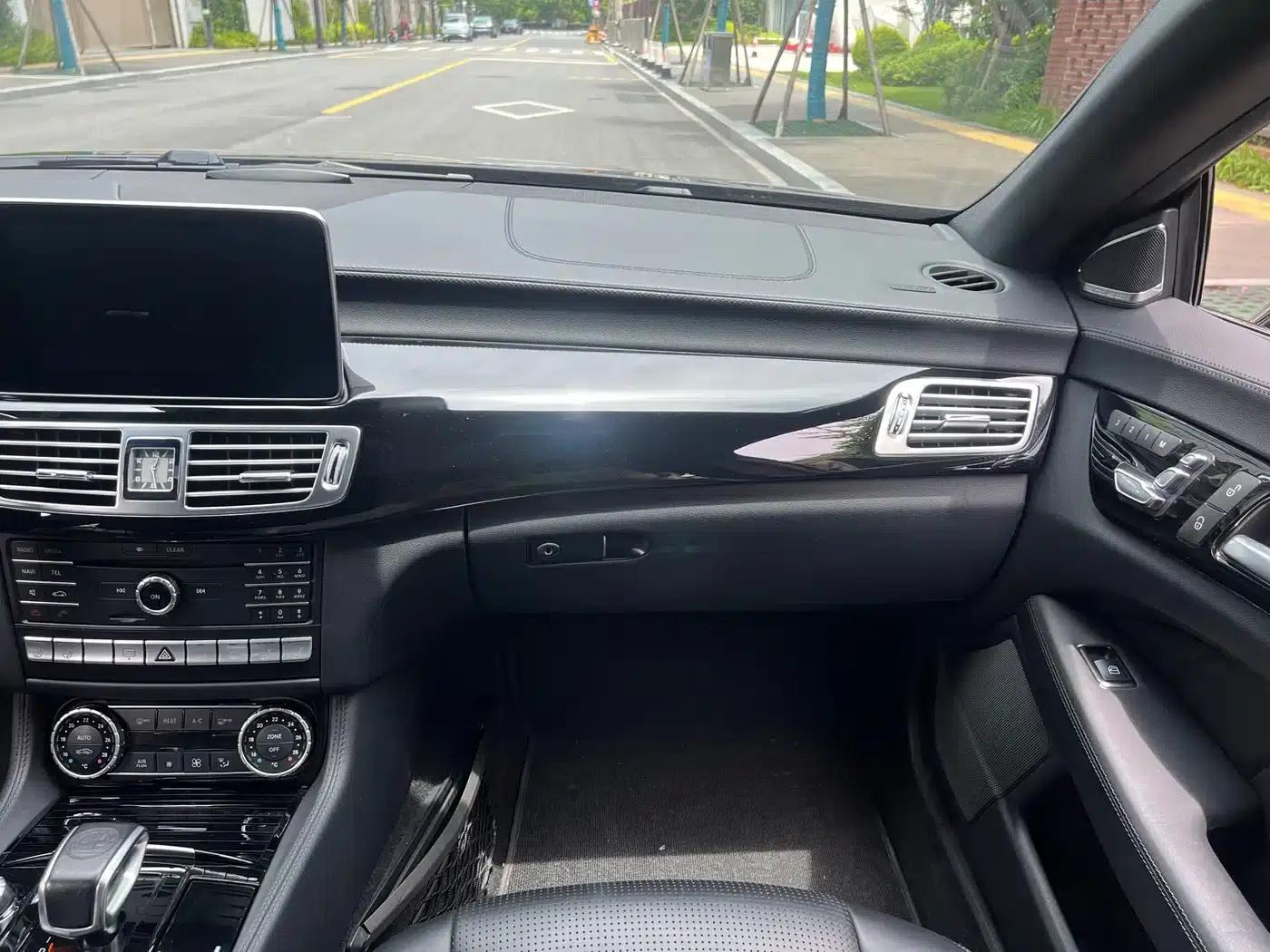 2015 Mercedes-Benz CLS AMG 63 4MATIC — миниатюра 12
