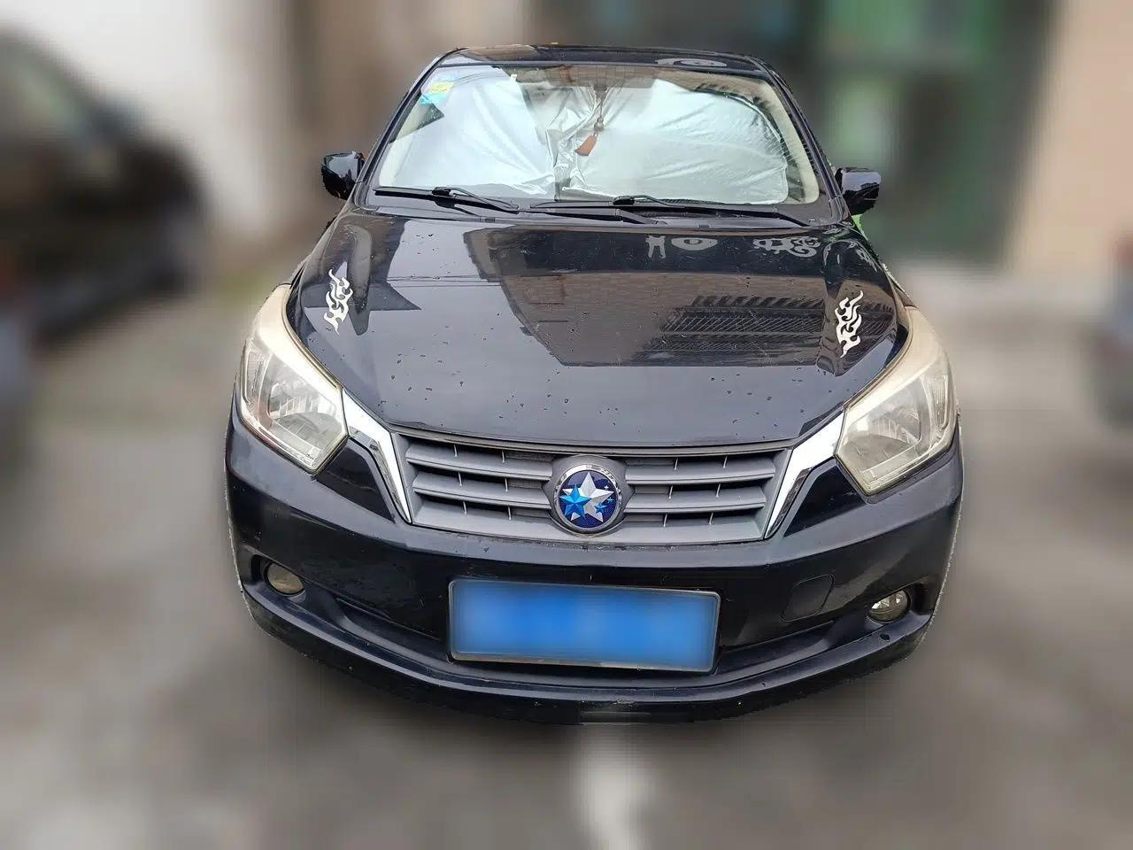 Venucia D50 2013 1.6L Manual Luxury Edition — миниатюра 2
