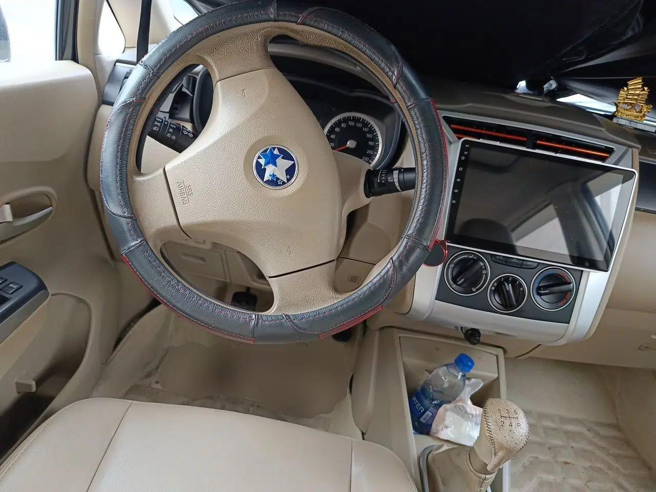 Venucia D50 2013 1.6L Manual Luxury Edition — миниатюра 11