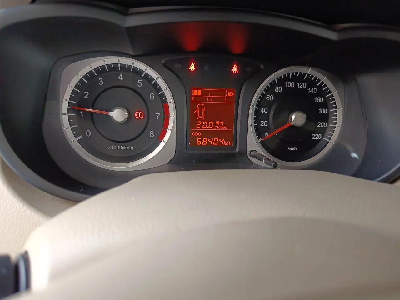 Venucia D50 2013 1.6L Manual Luxury Edition — миниатюра 13