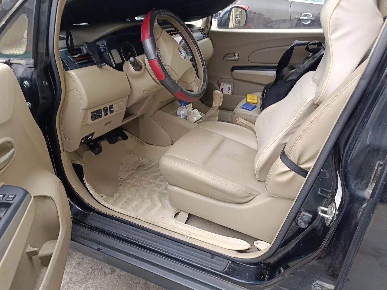 Venucia D50 2013 1.6L Manual Luxury Edition — миниатюра 17
