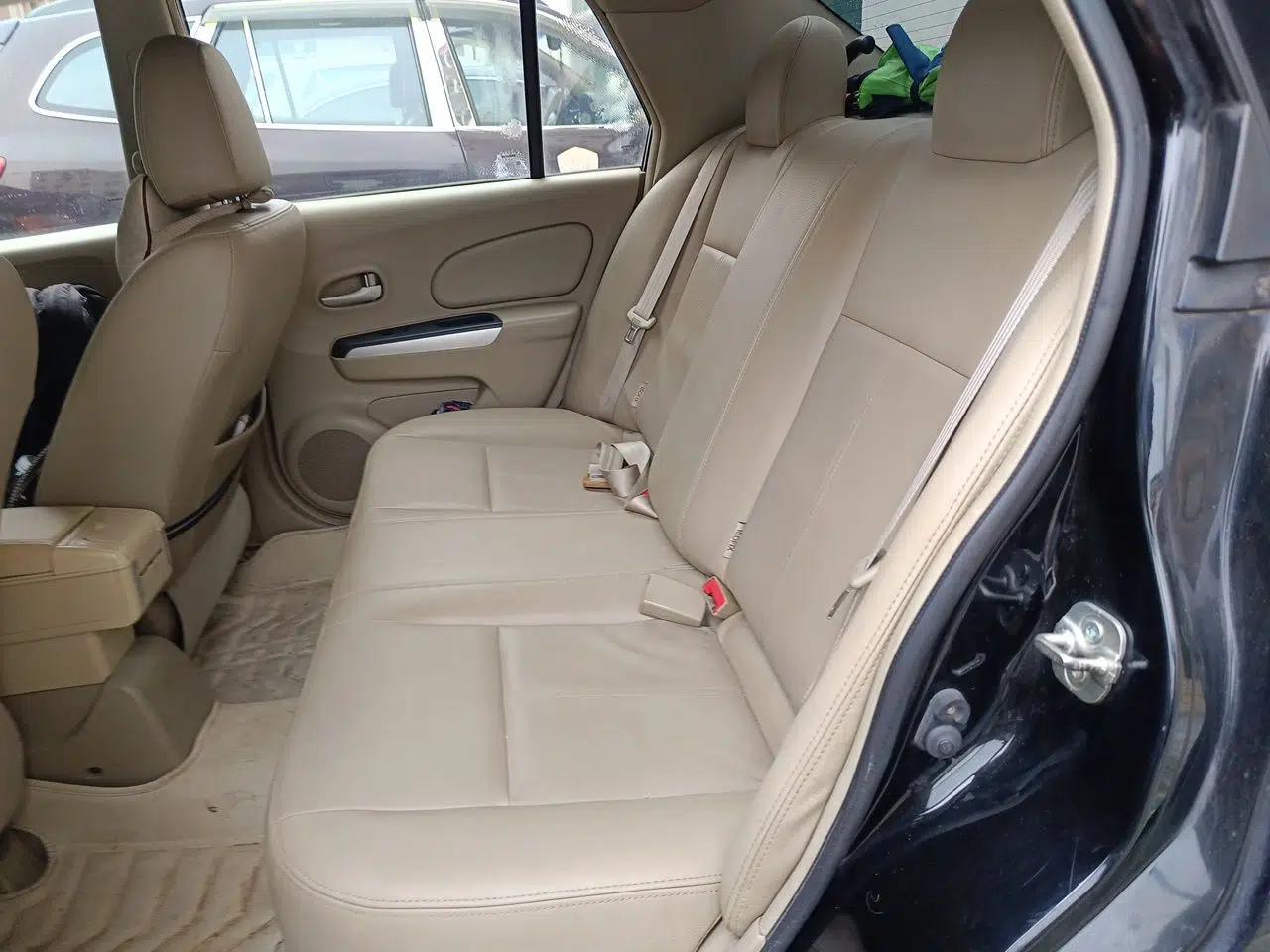 Venucia D50 2013 1.6L Manual Luxury Edition — миниатюра 18