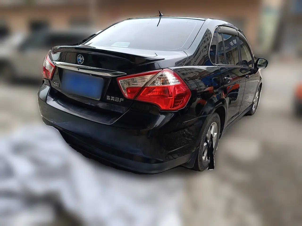 Venucia D50 2013 1.6L Manual Luxury Edition — миниатюра 6