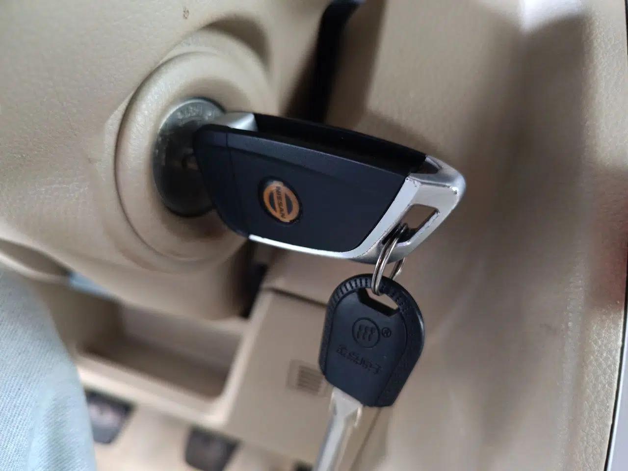 Venucia D50 2013 1.6L Manual Luxury Edition — миниатюра 9