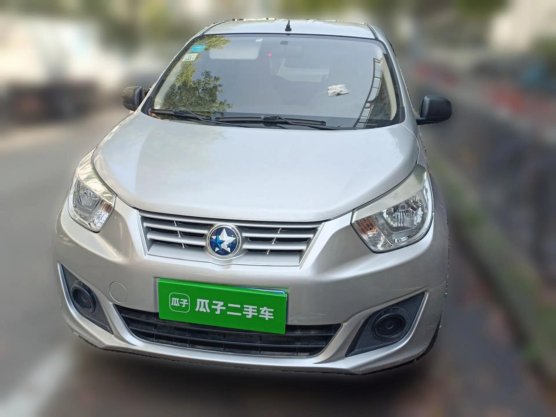 Venucia R30 2014 1.2L Manual Comfort Edition — миниатюра 2