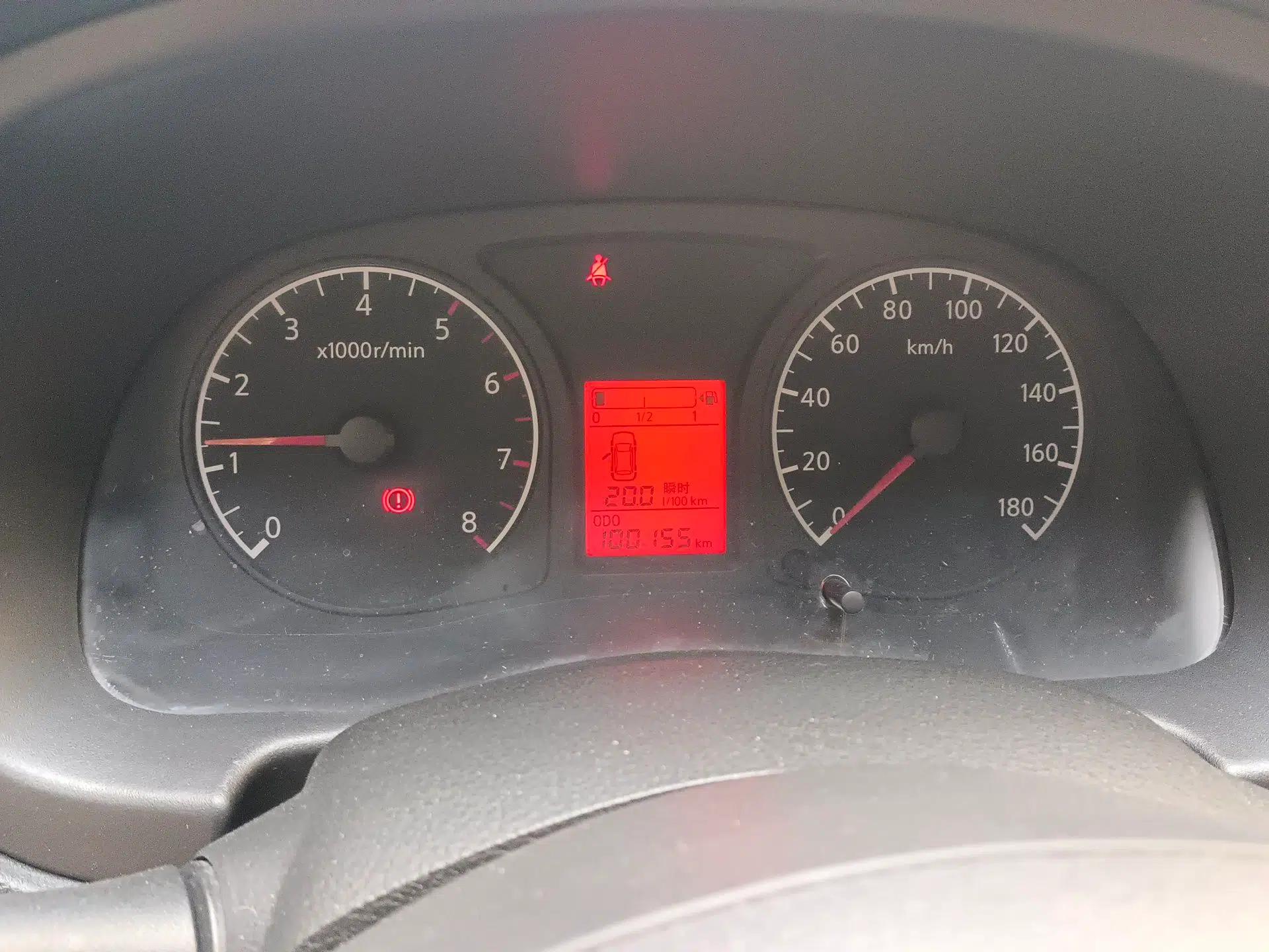 Venucia R30 2014 1.2L Manual Comfort Edition — миниатюра 12