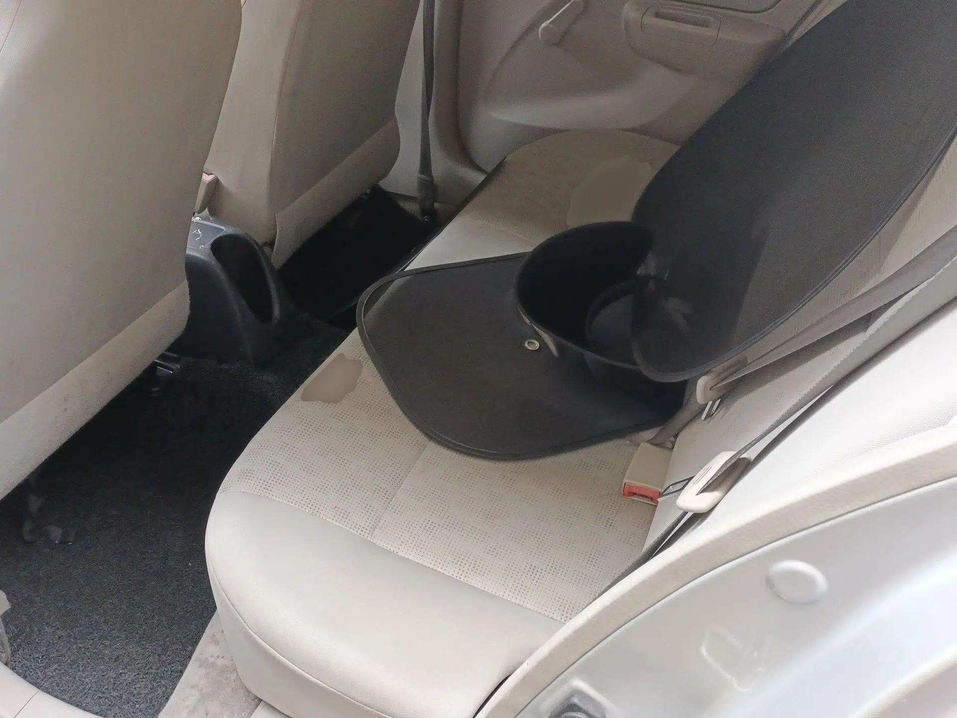 Venucia R30 2014 1.2L Manual Comfort Edition — миниатюра 18