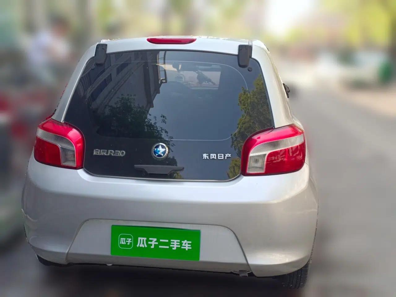 Venucia R30 2014 1.2L Manual Comfort Edition — миниатюра 5