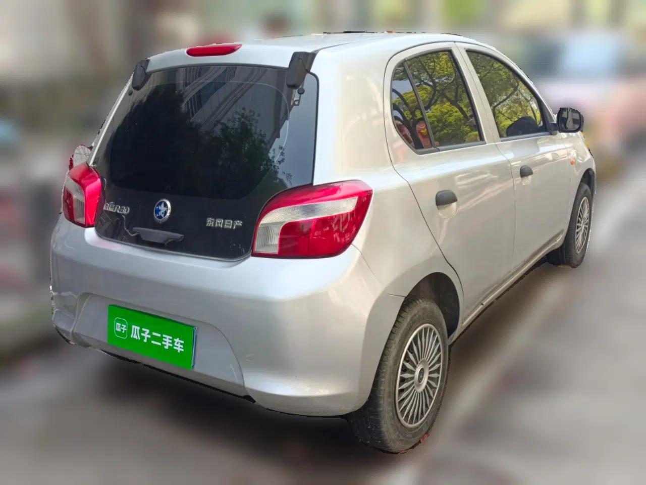 Venucia R30 2014 1.2L Manual Comfort Edition — миниатюра 6