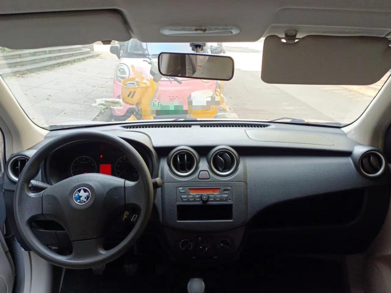 Venucia R30 2014 1.2L Manual Comfort Edition — миниатюра 10
