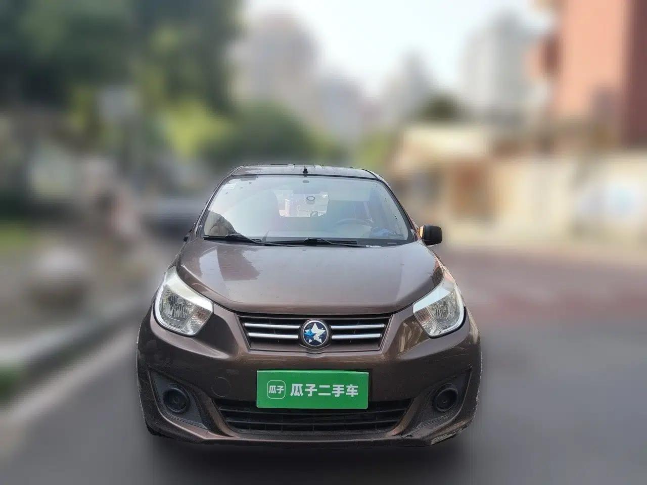 Venucia R30 2014 1.2L Manual Enjoyment Edition — миниатюра 2