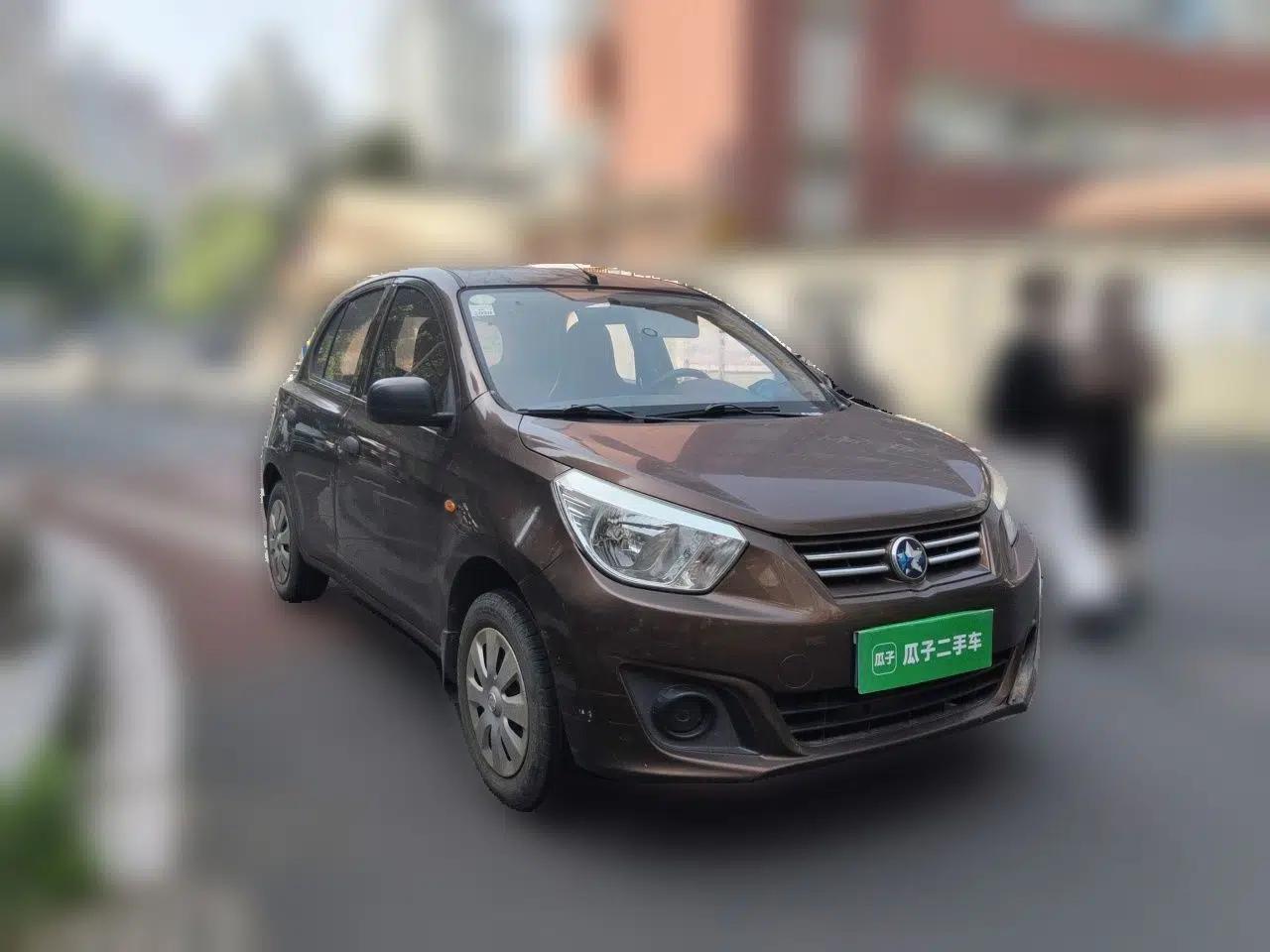 Venucia R30 2014 1.2L Manual Enjoyment Edition — миниатюра 3