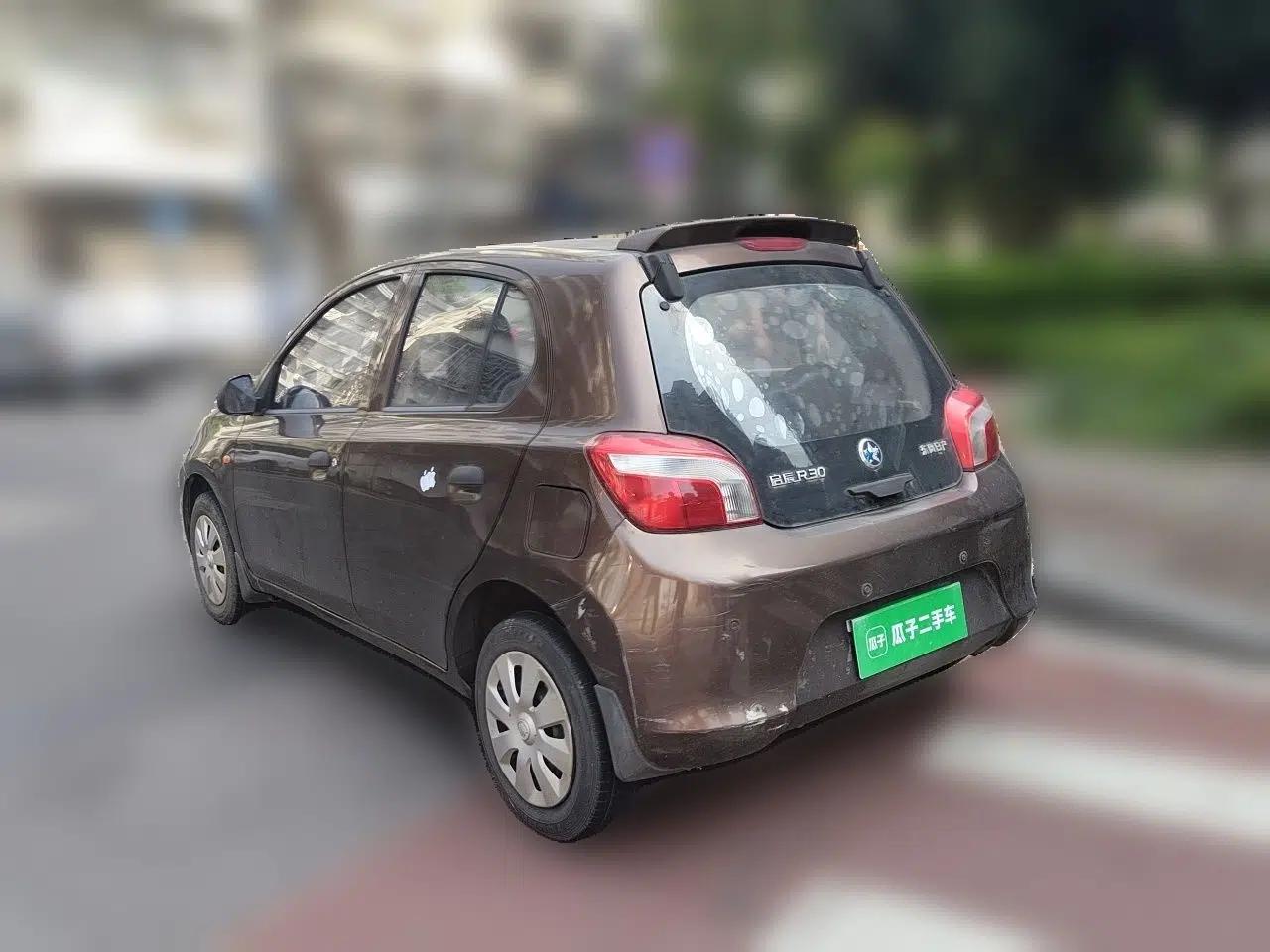 Venucia R30 2014 1.2L Manual Enjoyment Edition — миниатюра 4