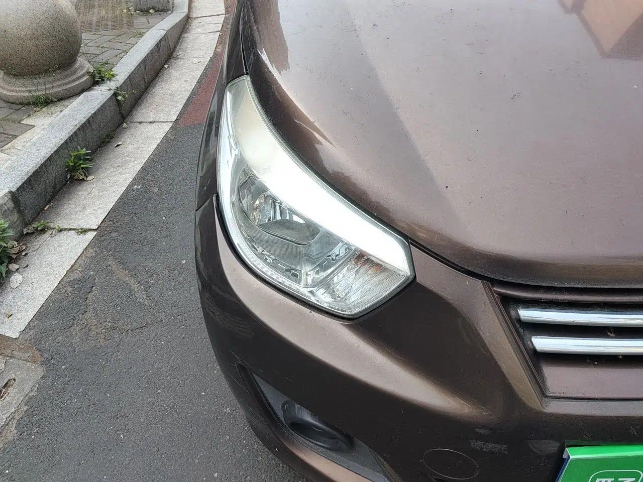 Venucia R30 2014 1.2L Manual Enjoyment Edition — миниатюра 7