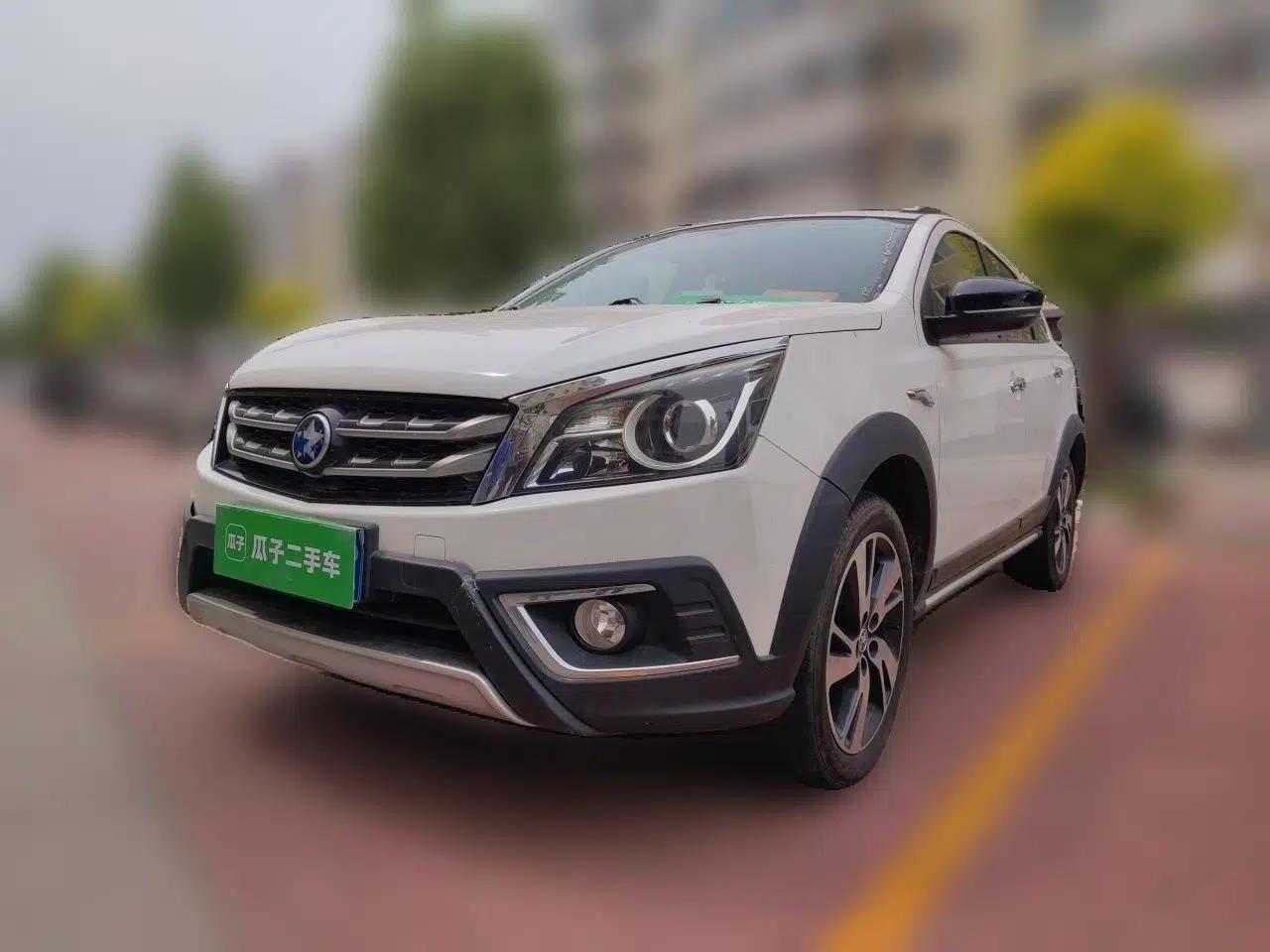 Venucia T70X 2016 2.0L CVT SmartFun Sport Edition — миниатюра 1