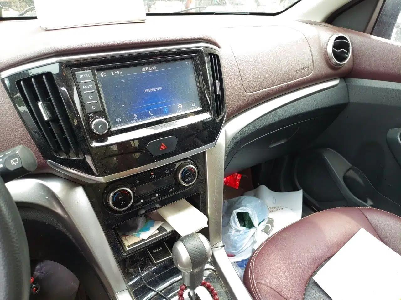 Venucia T70X 2016 2.0L CVT SmartFun Sport Edition — миниатюра 14