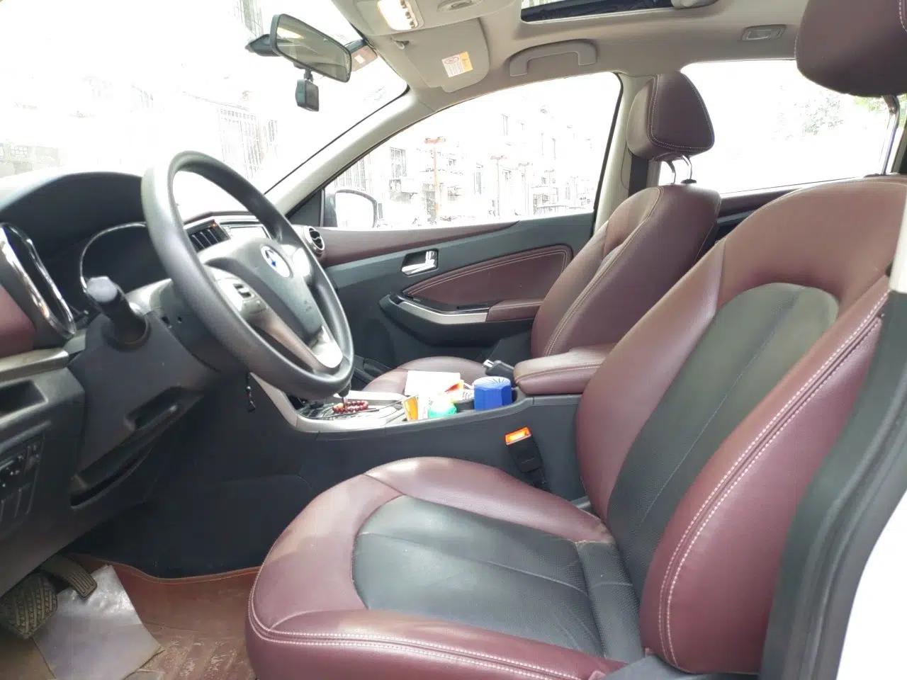 Venucia T70X 2016 2.0L CVT SmartFun Sport Edition — миниатюра 16