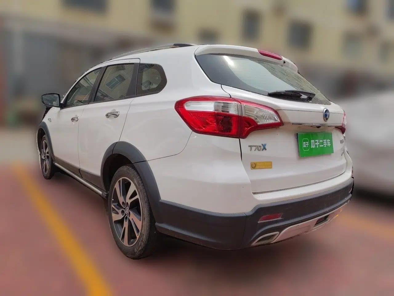Venucia T70X 2016 2.0L CVT SmartFun Sport Edition — миниатюра 4