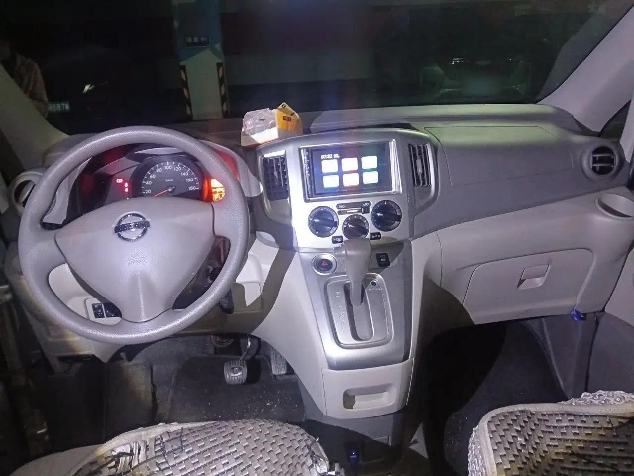Nissan NV200 2018 1.6L CVT Luxury Model — миниатюра 18