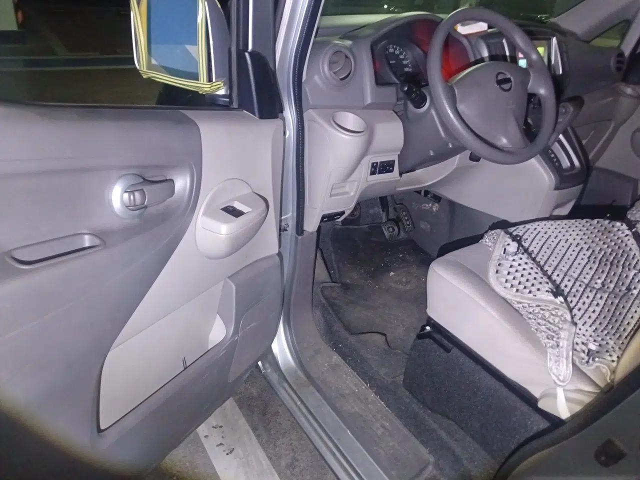 Nissan NV200 2018 1.6L CVT Luxury Model — миниатюра 19