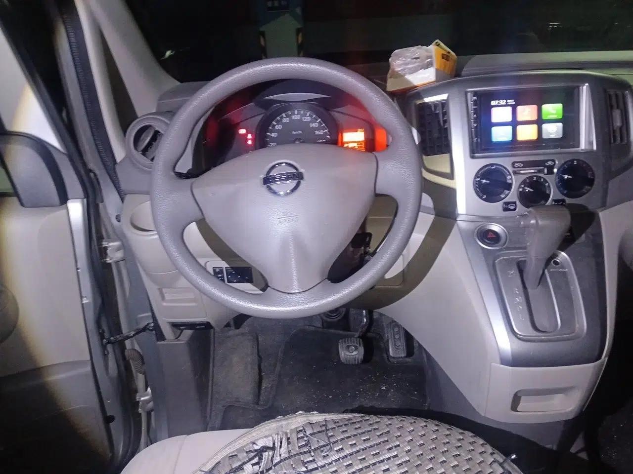 Nissan NV200 2018 1.6L CVT Luxury Model — миниатюра 9