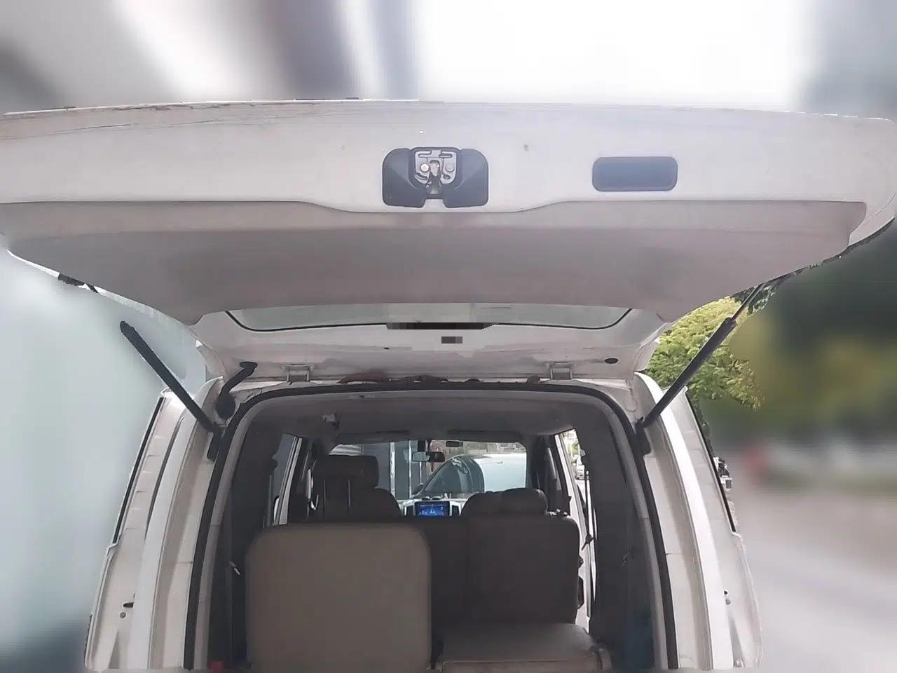 Nissan NV200 2016 1.6L CVT Luxury Model — миниатюра 20
