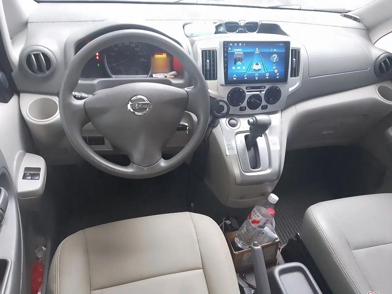 Nissan NV200 2016 1.6L CVT Luxury Model — миниатюра 10