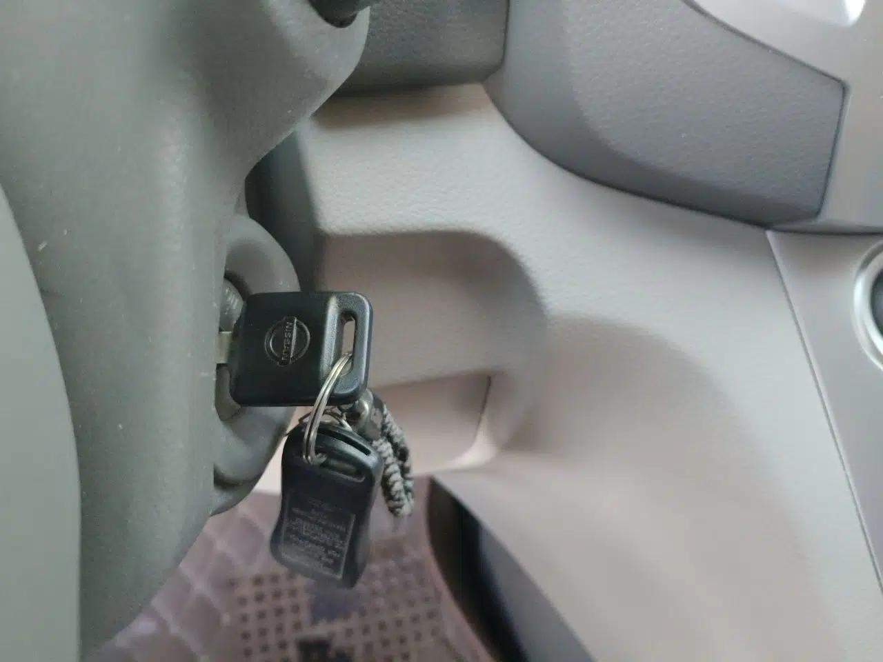 Nissan NV200 2016 Revised Version 1.6L CVT Deluxe Edition — миниатюра 9