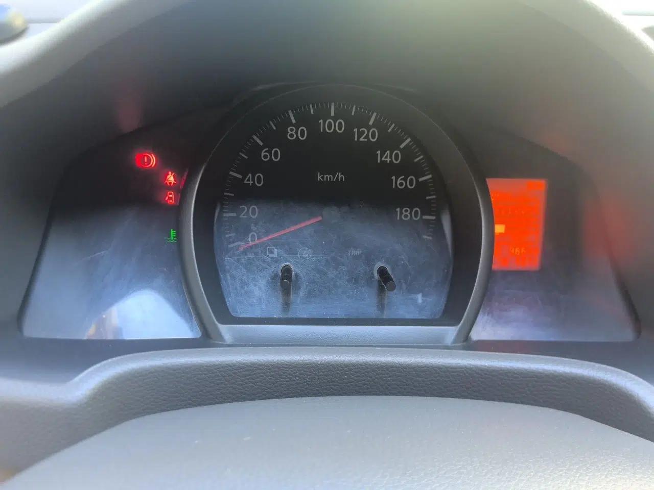 Nissan NV200 2014 1.6L CVT Luxury Model China V Standard — миниатюра 12