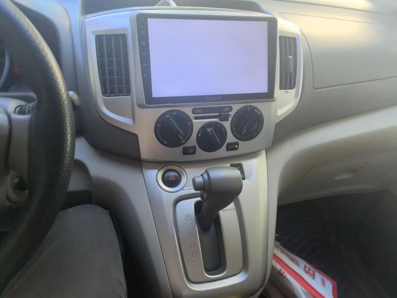 Nissan NV200 2014 1.6L CVT Luxury Model China V Standard — миниатюра 14