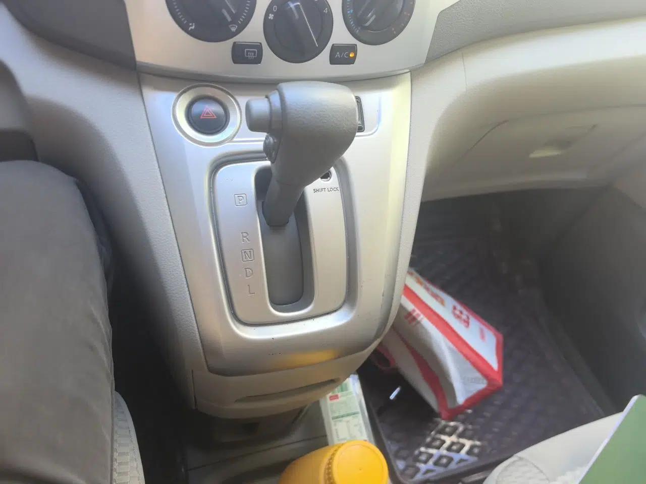 Nissan NV200 2014 1.6L CVT Luxury Model China V Standard — миниатюра 15