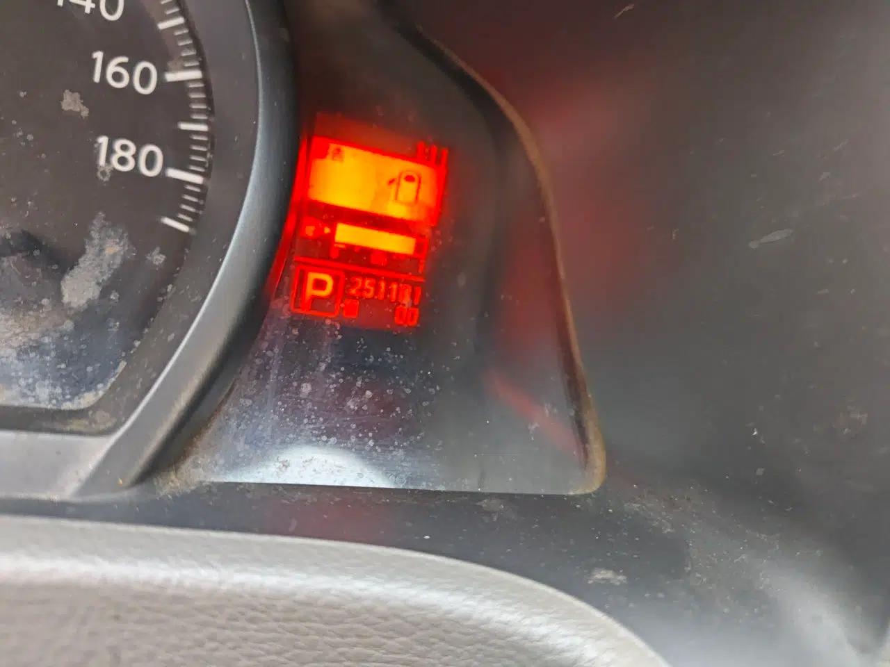 Nissan NV200 2014 1.6L CVT Luxury Model China V Standard — миниатюра 13