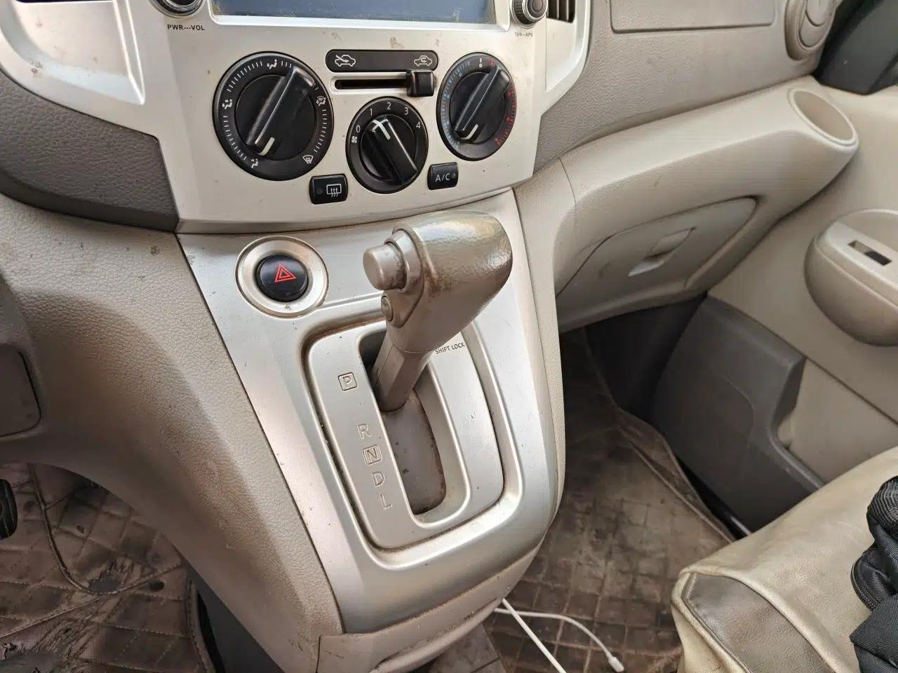 Nissan NV200 2014 1.6L CVT Luxury Model China V Standard — миниатюра 15