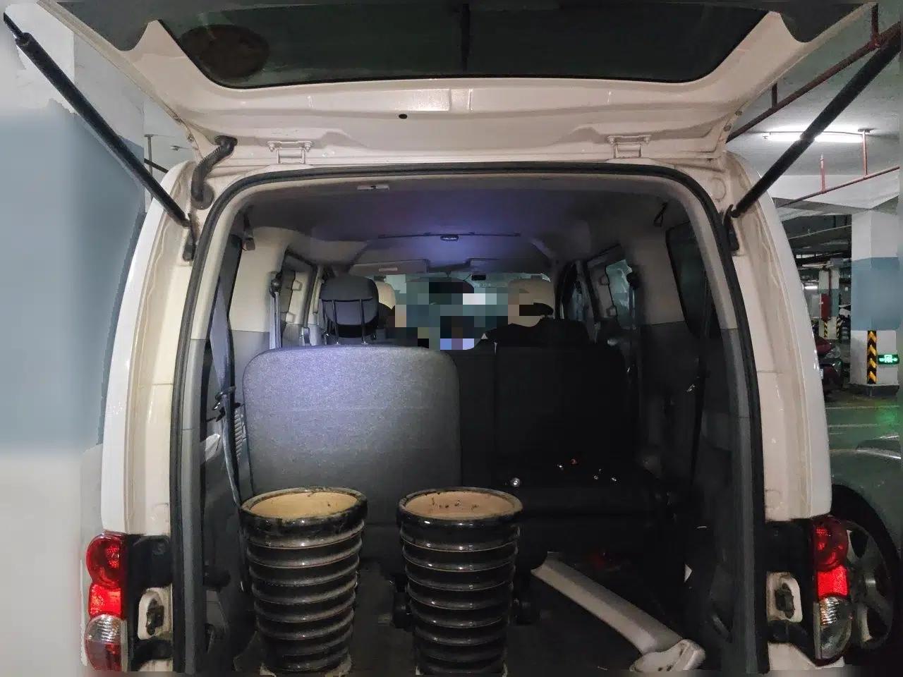 Nissan NV200 2012 1.6L 232 Seats Luxury Version — миниатюра 20