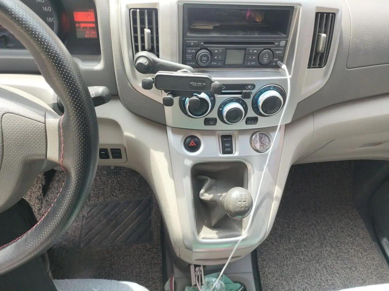 Nissan NV200 2014 1.6L Manual Luxury Model China IV Standard — миниатюра 14