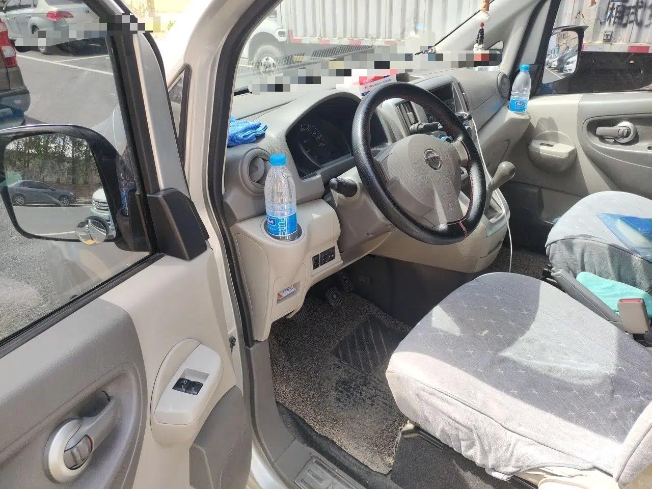 Nissan NV200 2014 1.6L Manual Luxury Model China IV Standard — миниатюра 17