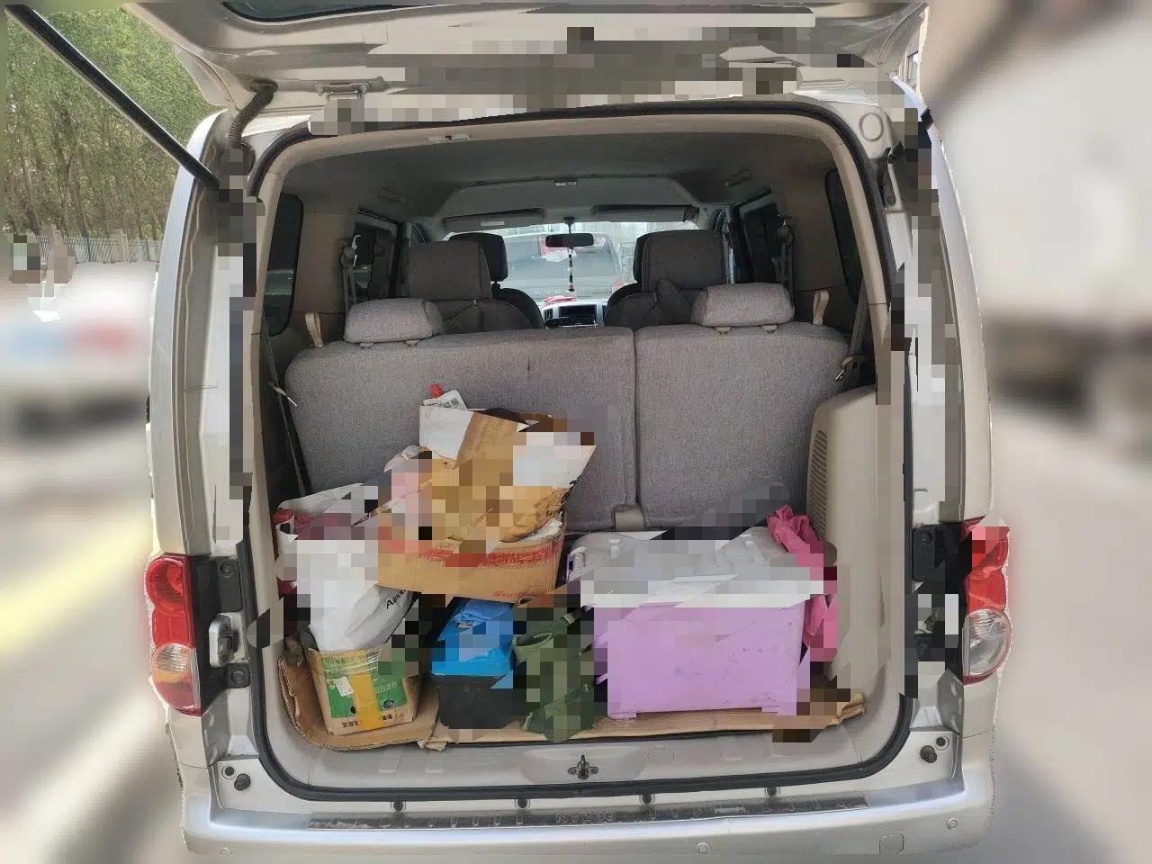 Nissan NV200 2014 1.6L Manual Luxury Model China IV Standard — миниатюра 20