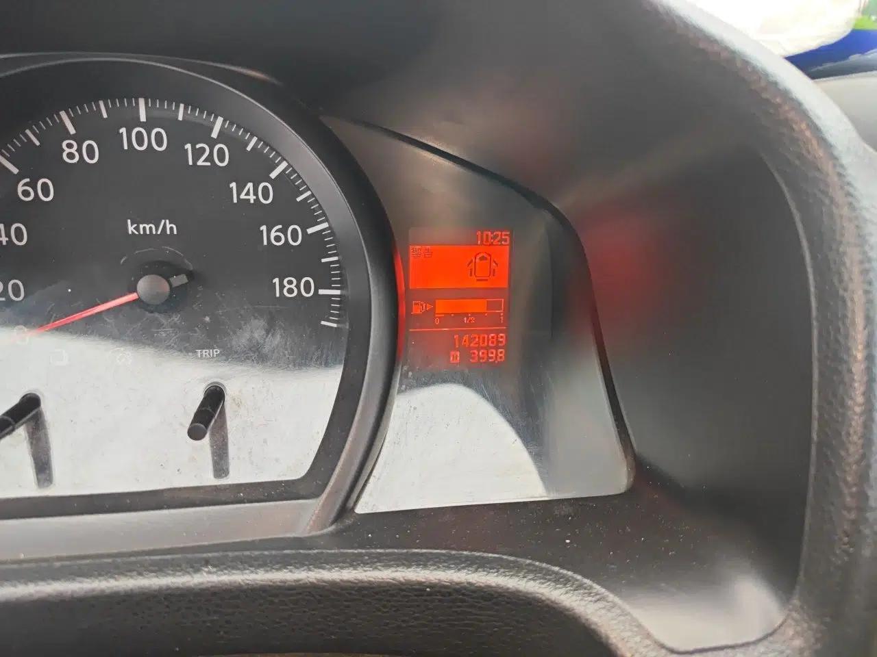 Nissan NV200 2012 1.6L 232 Seats Luxury Version — миниатюра 13
